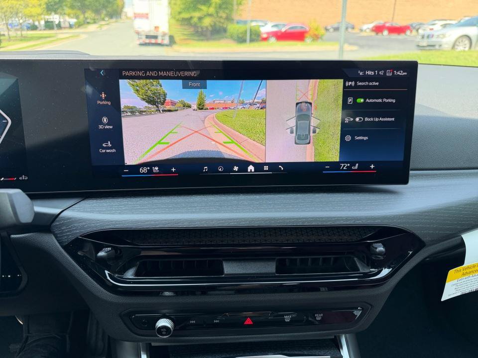 New 2026 BMW 330i xDrive Sedan w/ M Sport Package AWD/4WD image 19