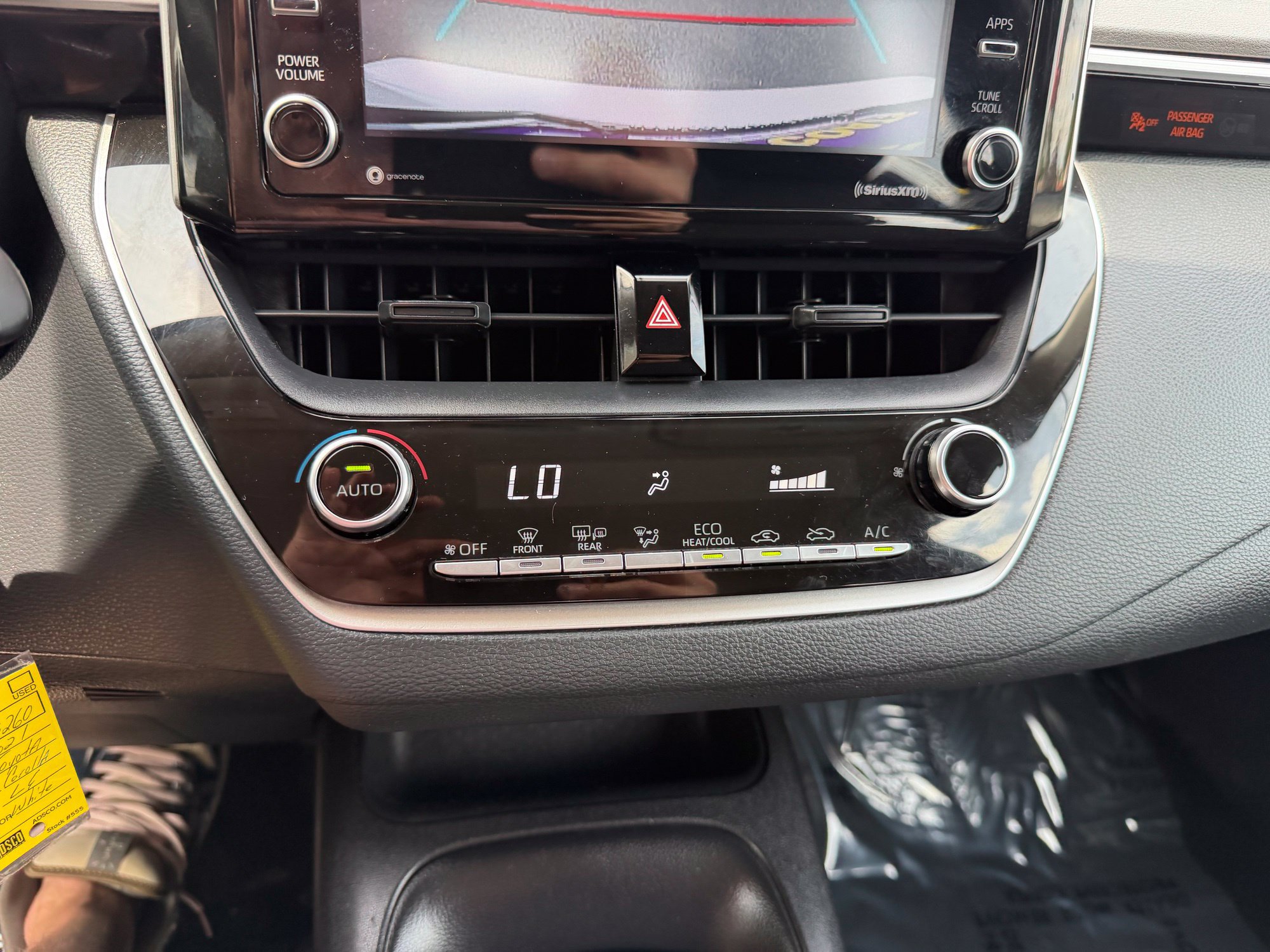 Used 2021 Toyota Corolla LE FWD image 18