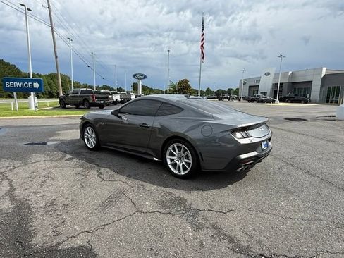 Used 2025 Ford Mustang GT Premium RWD image 4
