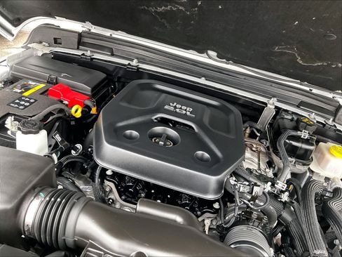 Used 2022 Jeep Wrangler Unlimited Sahara w/ Cold Weather Group image 36