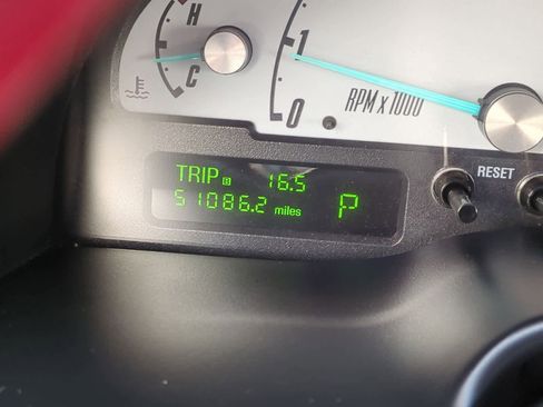 Used 2002 Ford Thunderbird image 30