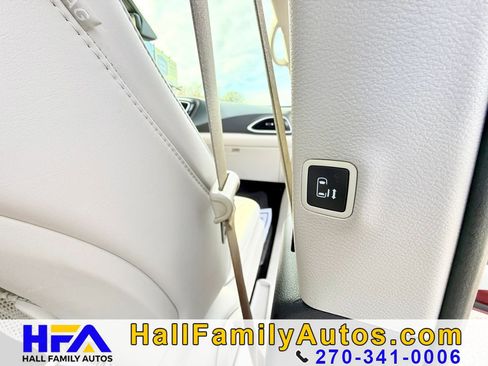Used 2021 Chrysler Voyager Lxi image 39