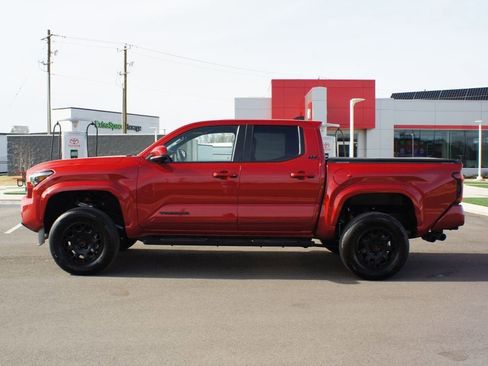 Used 2025 Toyota Tacoma SR5 image 14