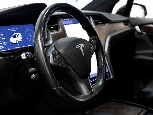 Used 2018 Tesla Model X P100D image 15