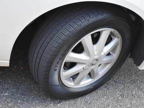 Used 2005 Buick LaCrosse CXL FWD image 34