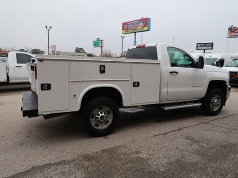 Used 2018 Chevrolet Silverado 2500 W/T image 4