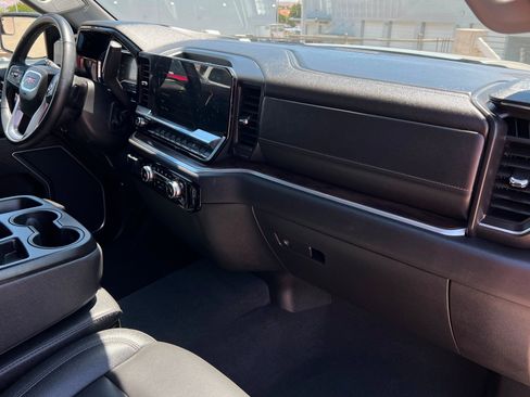 Used 2025 GMC Sierra 1500 SLT AWD/4WD image 24