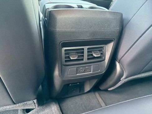 Used 2025 Chevrolet Colorado Z71 AWD/4WD image 16