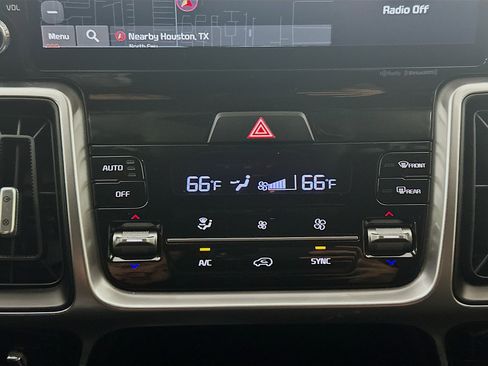 Used 2023 Kia Sorento S image 24