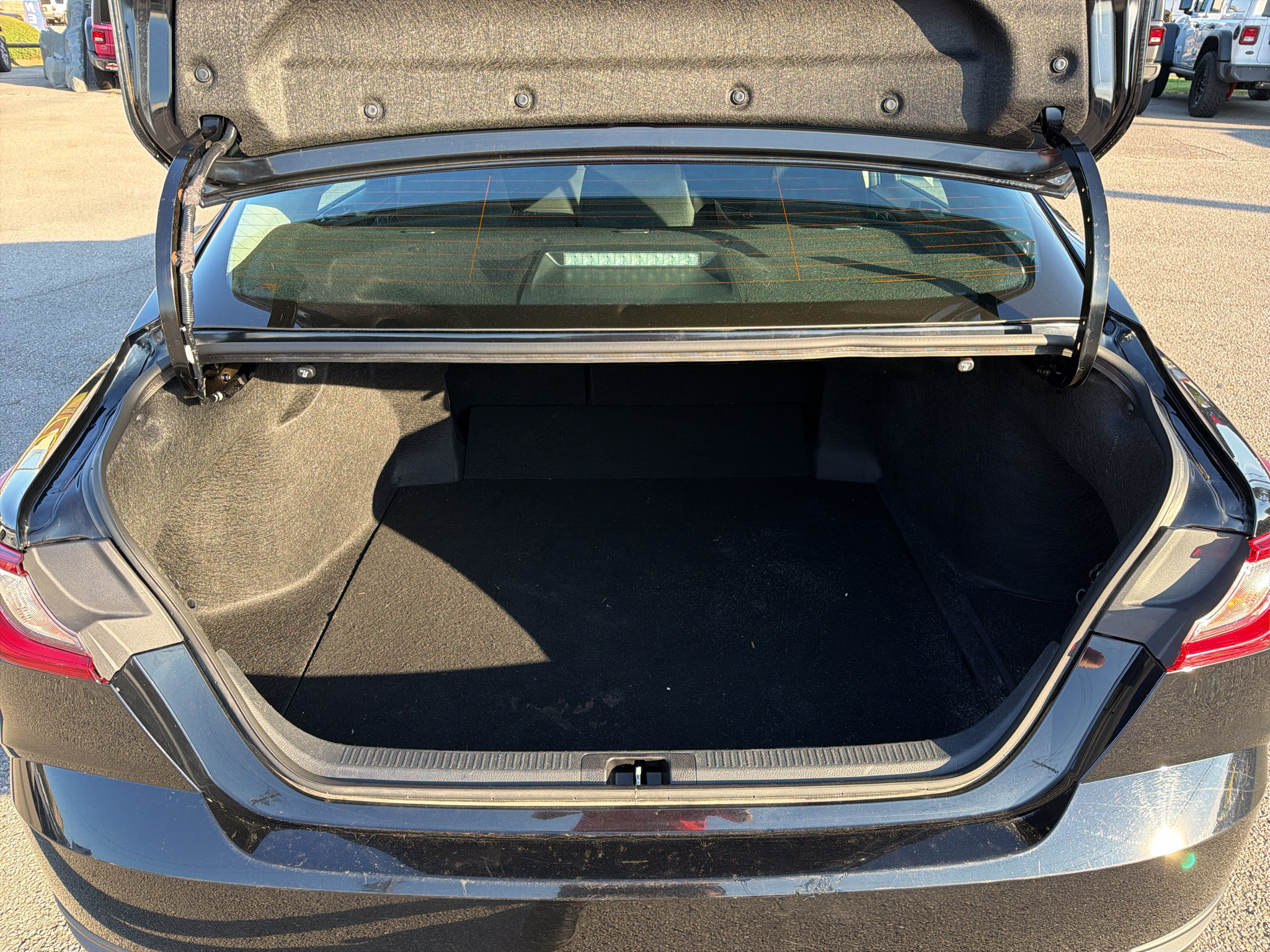 Used 2025 Toyota Camry LE FWD image 8