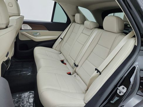 Used 2021 Mercedes-Benz GLE 350 4MATIC image 16