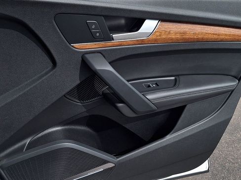 Used 2021 Audi Q5 e Prestige AWD/4WD image 31