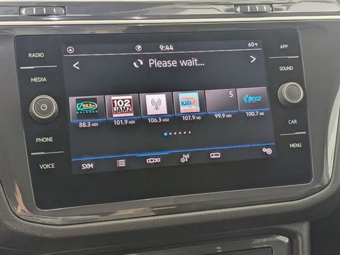 Used 2024 Volkswagen Tiguan SE image 21