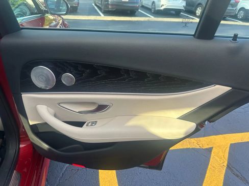 Used 2017 Mercedes-Benz E 300 4MATIC image 25