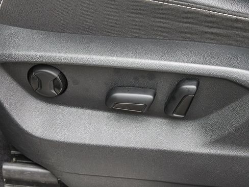 Used 2024 Volkswagen Atlas SE image 23