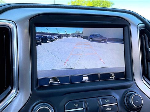 Used 2020 Chevrolet Silverado 1500 LT Trail Boss w/ Midnight Edition AWD/4WD image 17