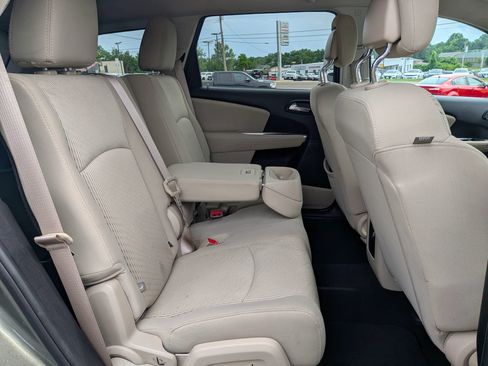 Used 2017 Dodge Journey SE FWD image 29