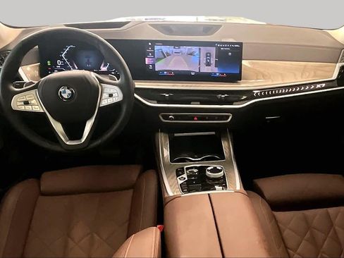 Used 2023 BMW X7 xDrive40i w/ Premium Package AWD/4WD image 14