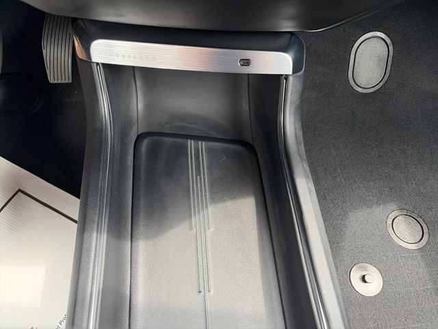 Used 2025 Cadillac Lyriq Sport w/ LPO, Floor Liner Package AWD/4WD image 29