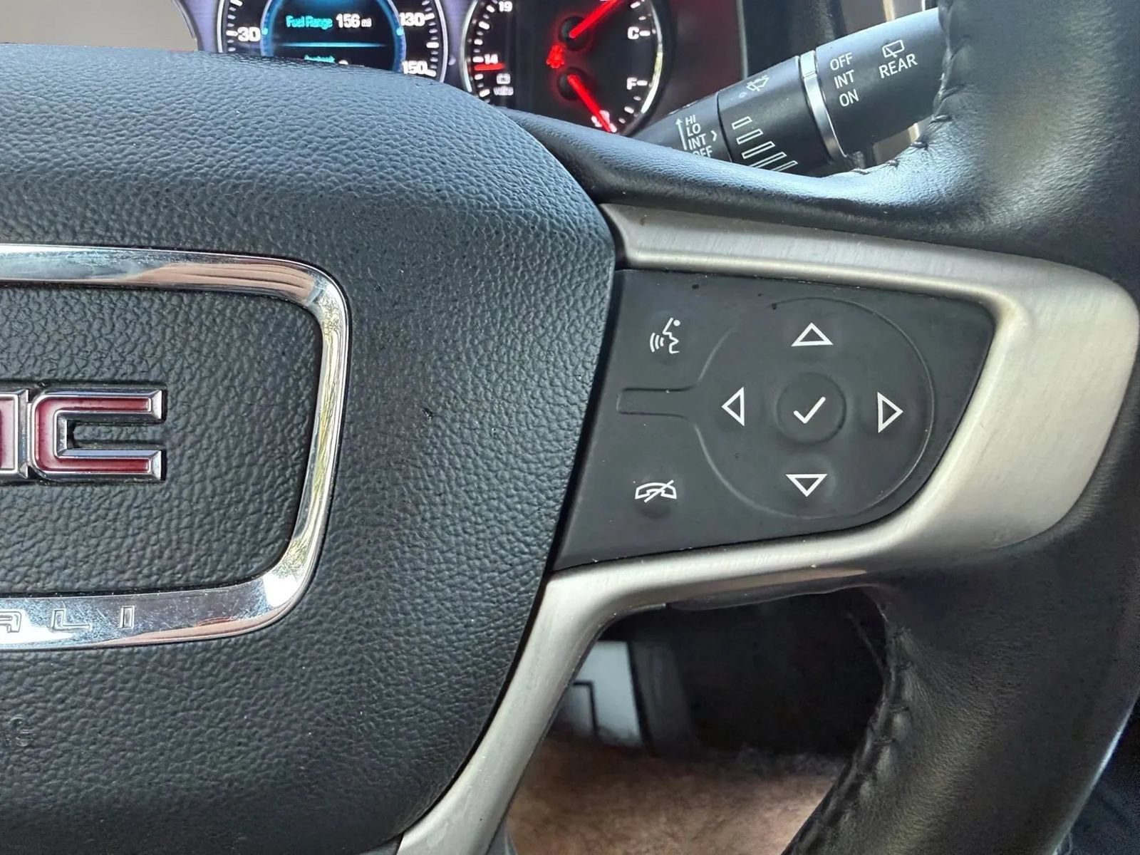 Used 2019 GMC Acadia Denali w/ Technology Package FWD image 39