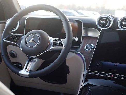 Used 2026 Mercedes-Benz GLC 300 GLC 300 image 13