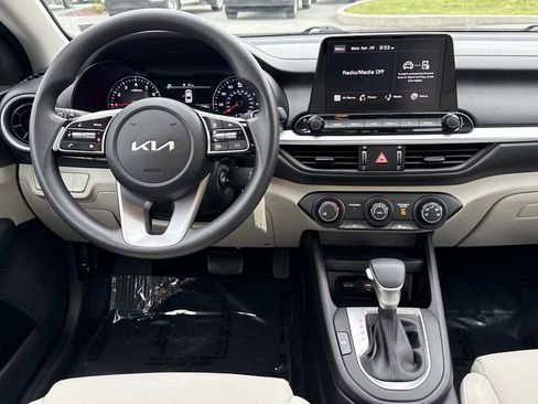 Used 2023 Kia Forte LXS w/ LXS Technology Package FWD image 2