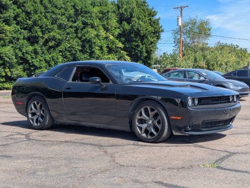 Used 2016 Dodge Challenger SXT Plus image 1