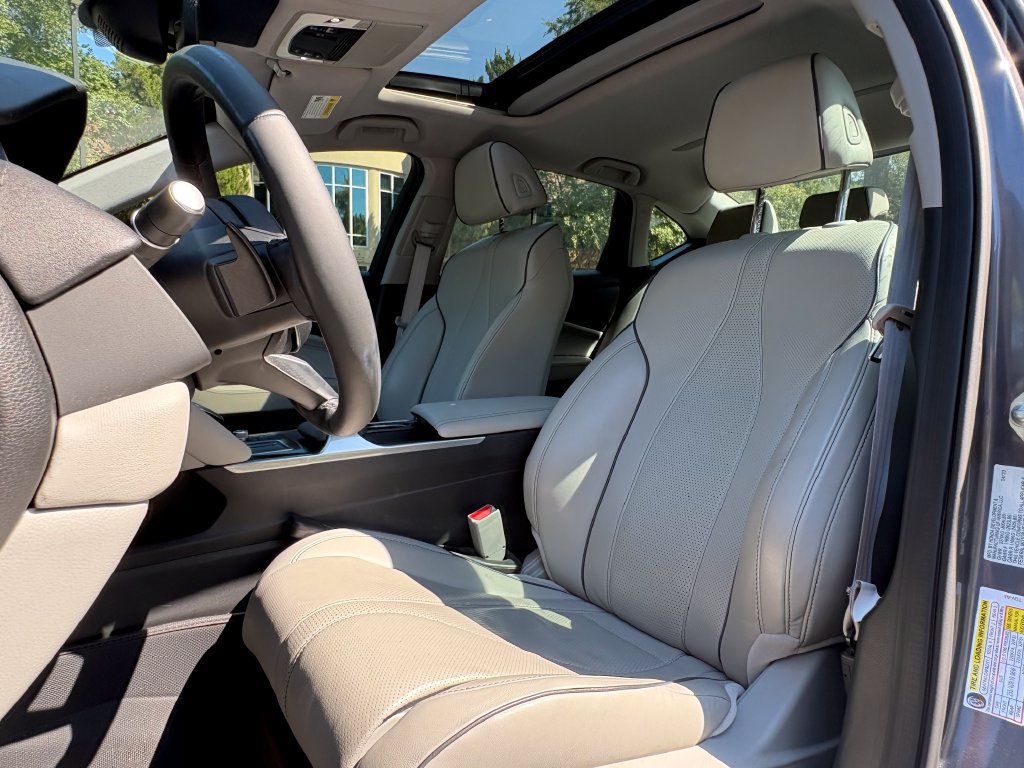 Used 2023 Acura TLX w/ Advance Package AWD/4WD image 5