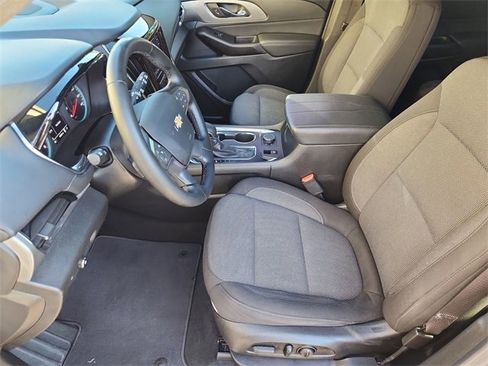 Used 2023 Chevrolet Traverse LT image 18