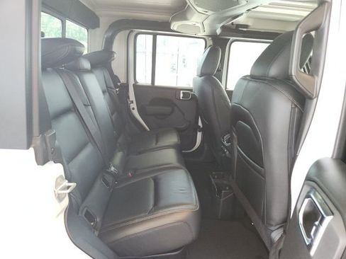 New 2025 Jeep Gladiator Sport image 16