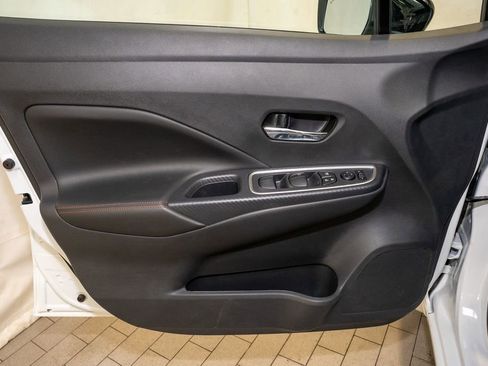 New 2025 Nissan Versa SR w/ Trunk Package image 12