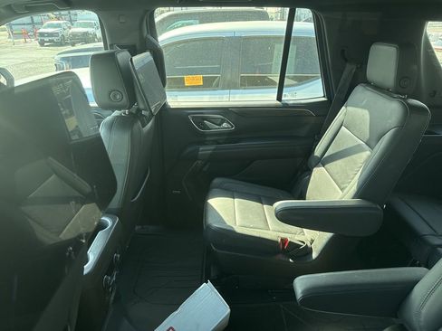 Used 2021 Chevrolet Tahoe Z71 w/ Rear Media and Nav Package image 17