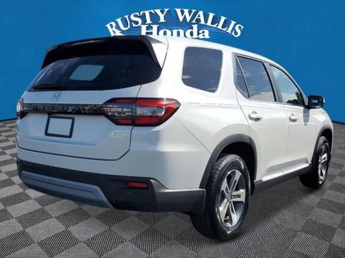 New 2025 Honda Pilot EX-L image 3