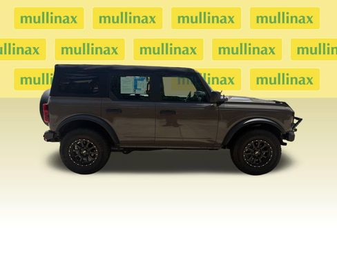 Used 2025 Ford Bronco 4-Door AWD/4WD image 2