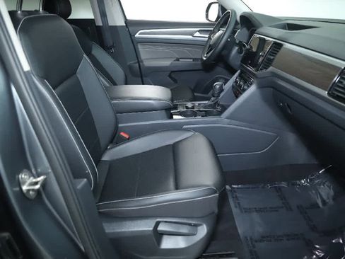 Certified 2023 Volkswagen Atlas SE image 37