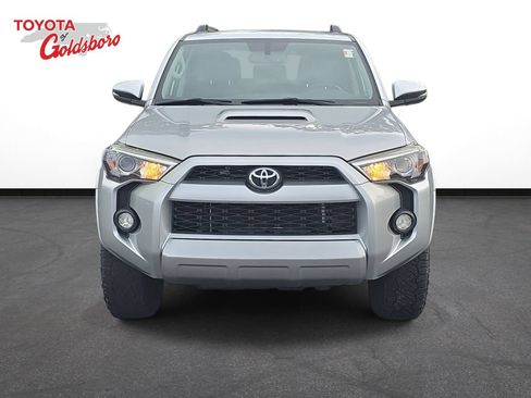 Used 2018 Toyota 4Runner TRD Off-Road Premium AWD/4WD image 2