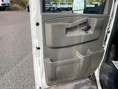 Used 2023 GMC Savana 3500 w/ Power Convenience Package image 11