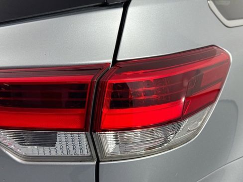 Used 2018 Toyota Highlander XLE image 37
