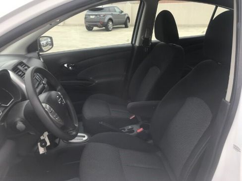 Used 2016 Nissan Versa SV FWD image 9