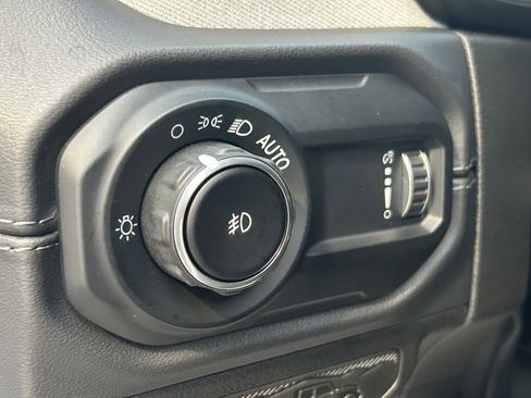 Used 2025 Jeep Wrangler Sahara w/ Safety Group image 14