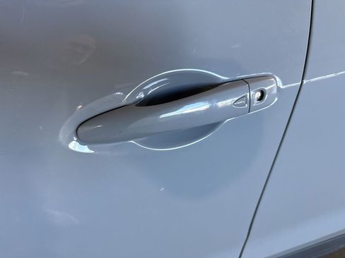 Used 2021 Nissan Kicks SV image 8