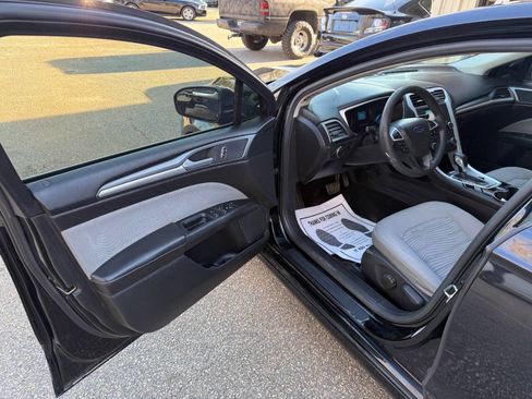 Used 2016 Ford Fusion S w/ Equipment Group 101A image 9