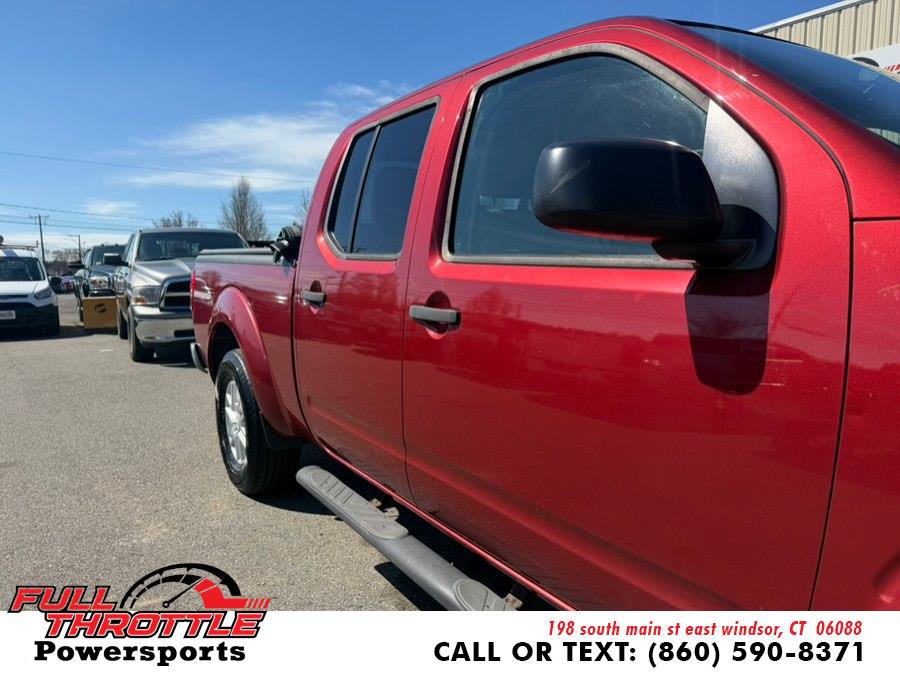 Used 2015 Nissan Frontier SV w/ SV Value Truck Package AWD/4WD image 2