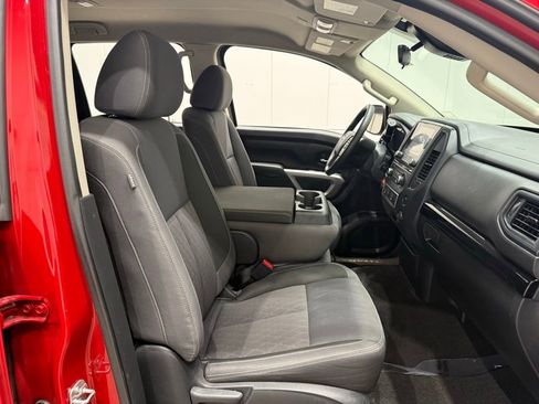Used 2023 Nissan Titan SV image 18