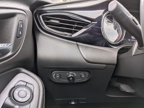 Certified 2022 Buick Encore GX Preferred FWD image 17