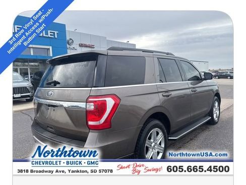 Used 2019 Ford Expedition XLT w/ Equipment Group 202A AWD/4WD image 9