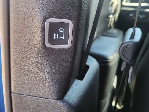 Used 2026 Chrysler Pacifica Select FWD image 41