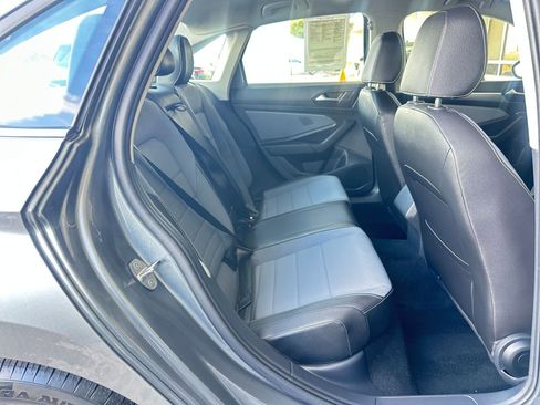 Used 2025 Volkswagen Jetta SE image 40