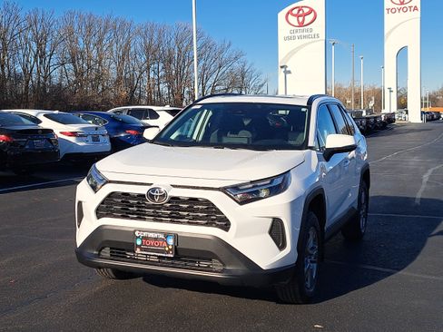 New 2025 Toyota RAV4 XLE image 3