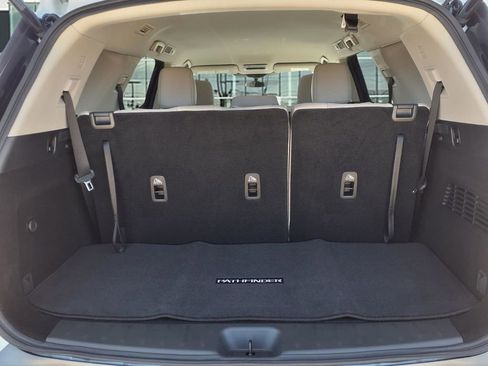 New 2026 Nissan Pathfinder SL FWD image 10